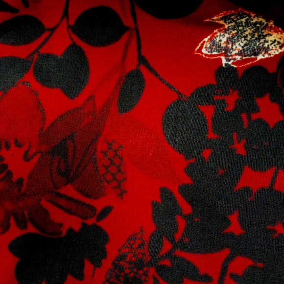 Slinky Asymmetrical Floral-Print Top ⛓️ - Picture 7 of 8